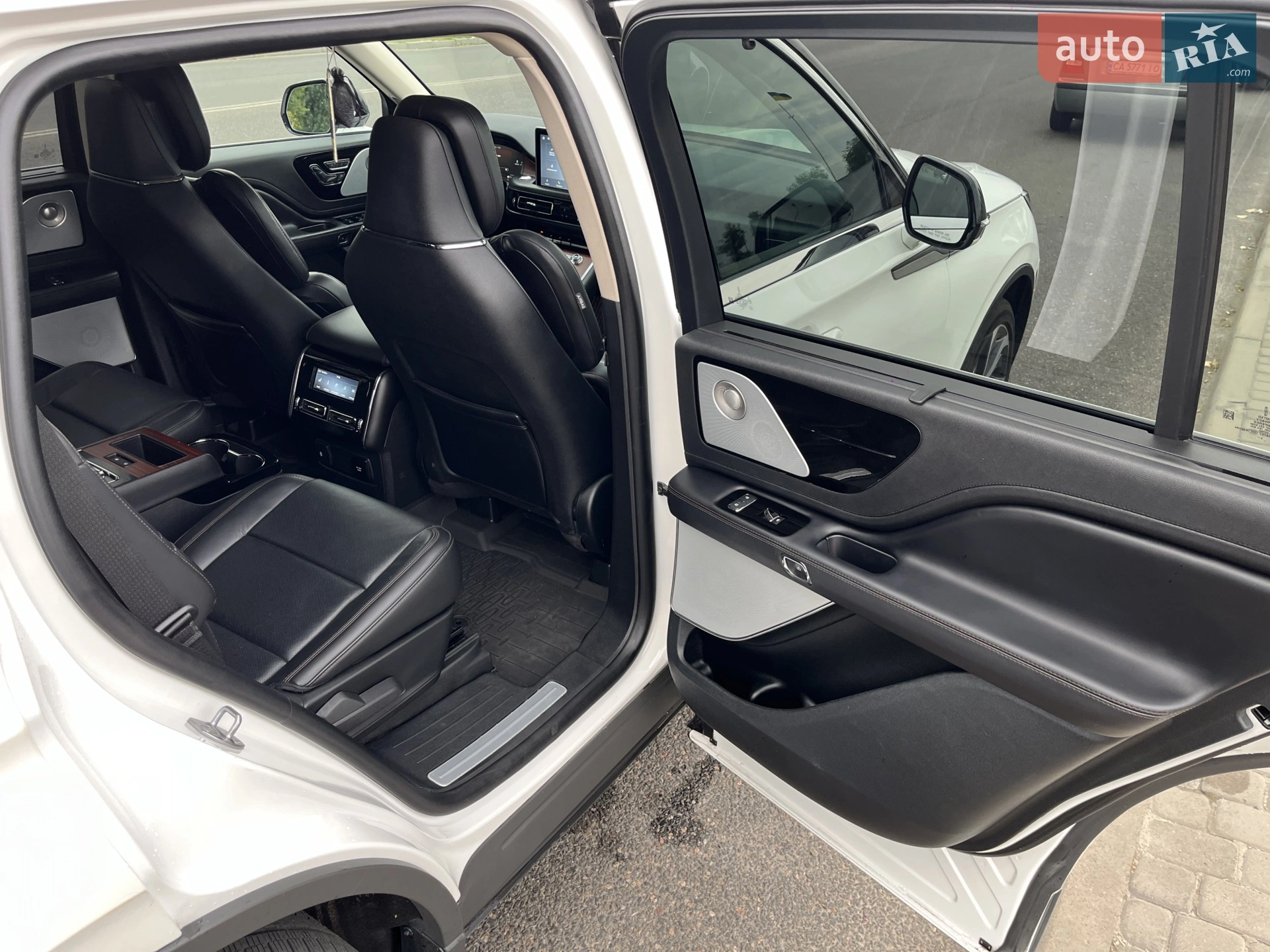 2021 Lincoln Aviator - мініатюра 43