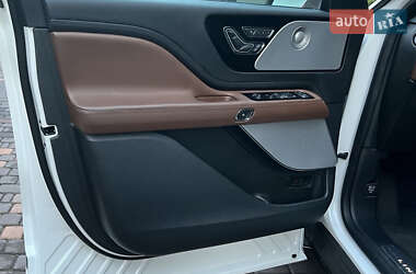 Внедорожник / Кроссовер Lincoln Aviator 2020 в 