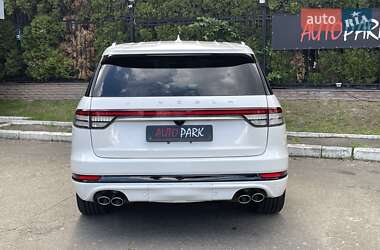 Позашляховик / Кросовер Lincoln Aviator 2022 в 