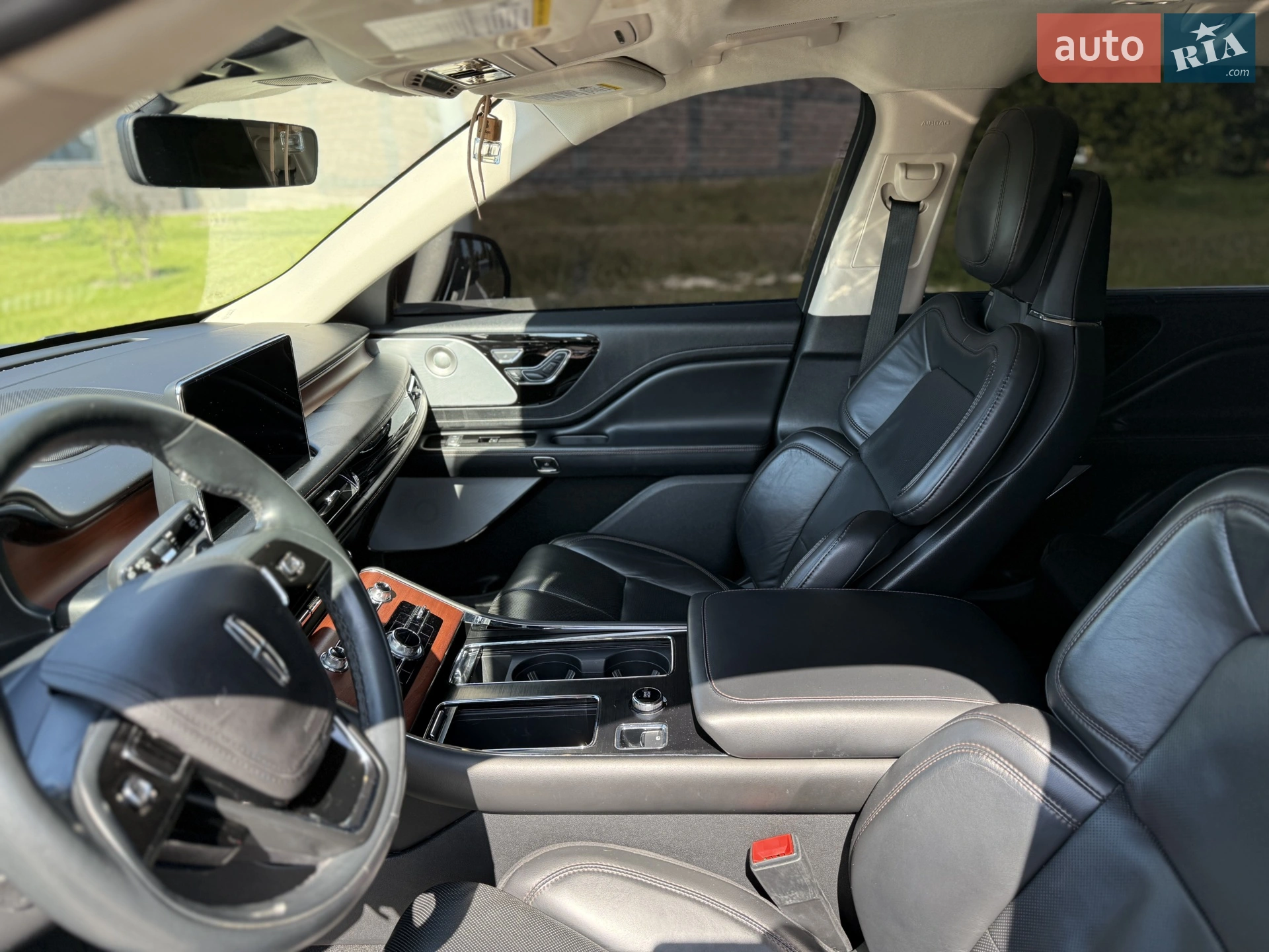 2020 Lincoln Aviator - мініатюра 17