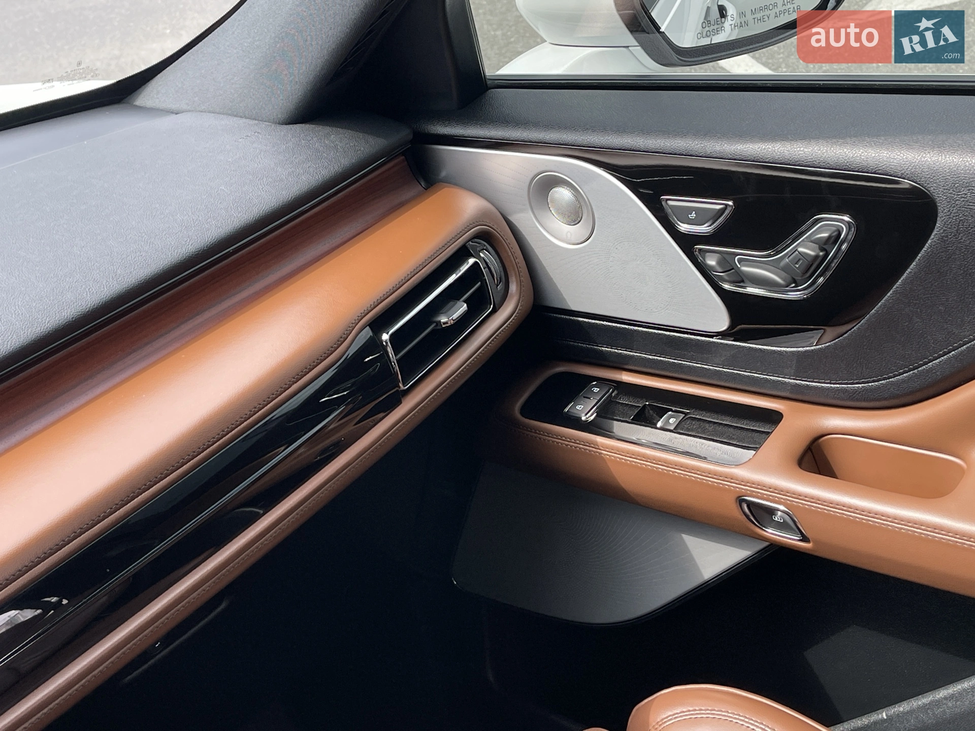 2020 Lincoln Aviator - мініатюра 23