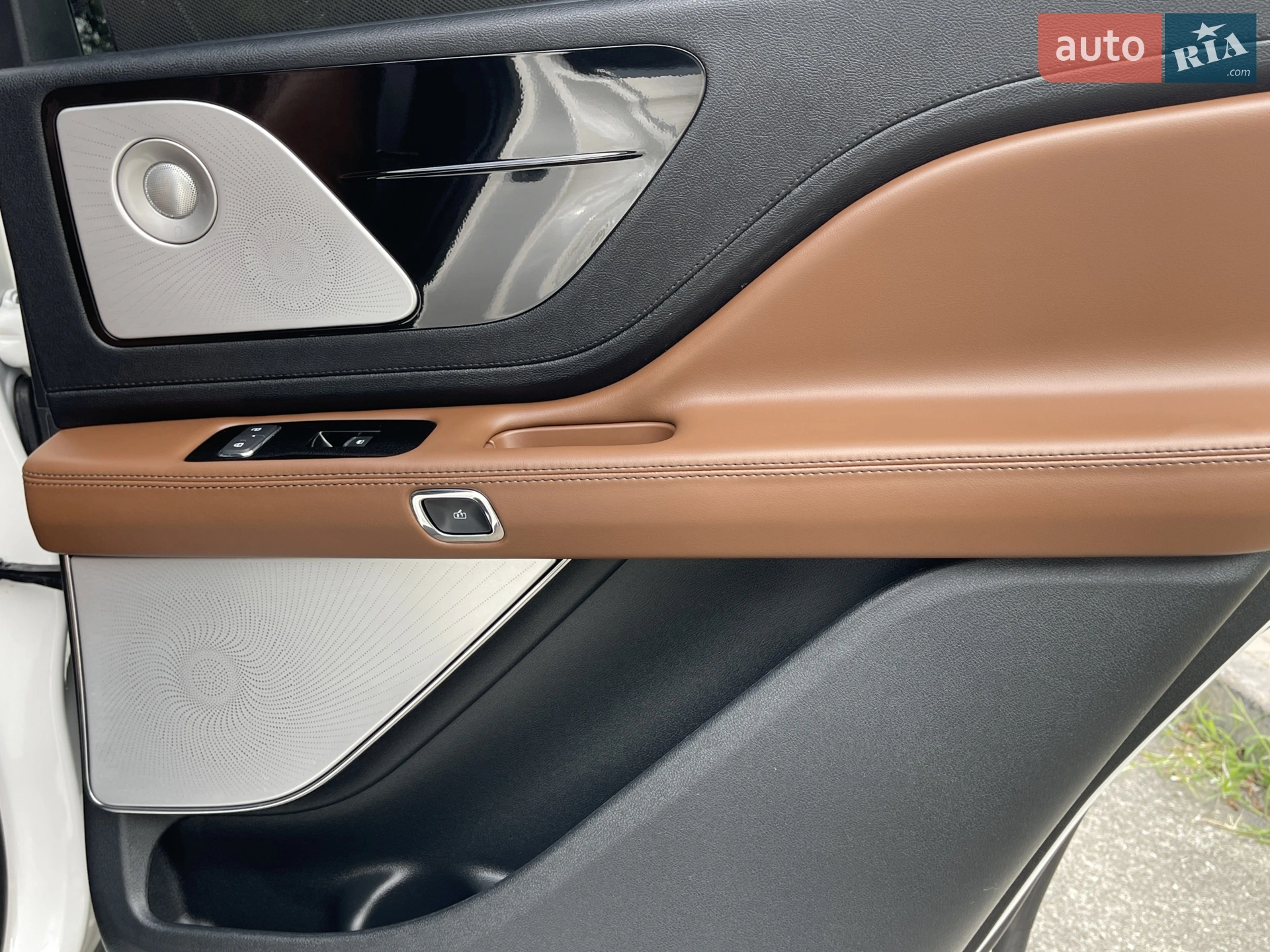 2020 Lincoln Aviator - мініатюра 45