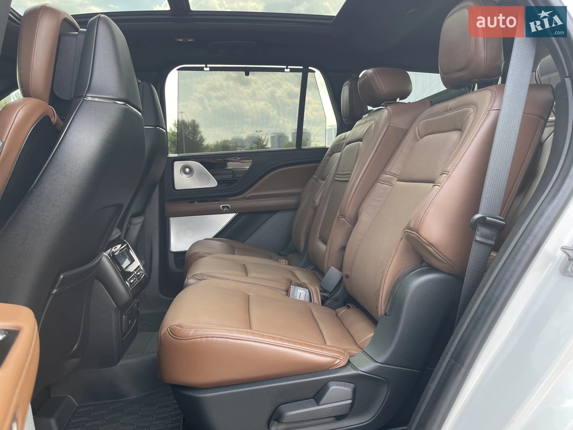 2020 Lincoln Aviator - мініатюра 48