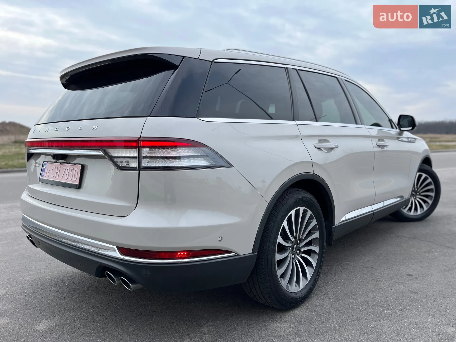 2020 Lincoln Aviator - мініатюра 8