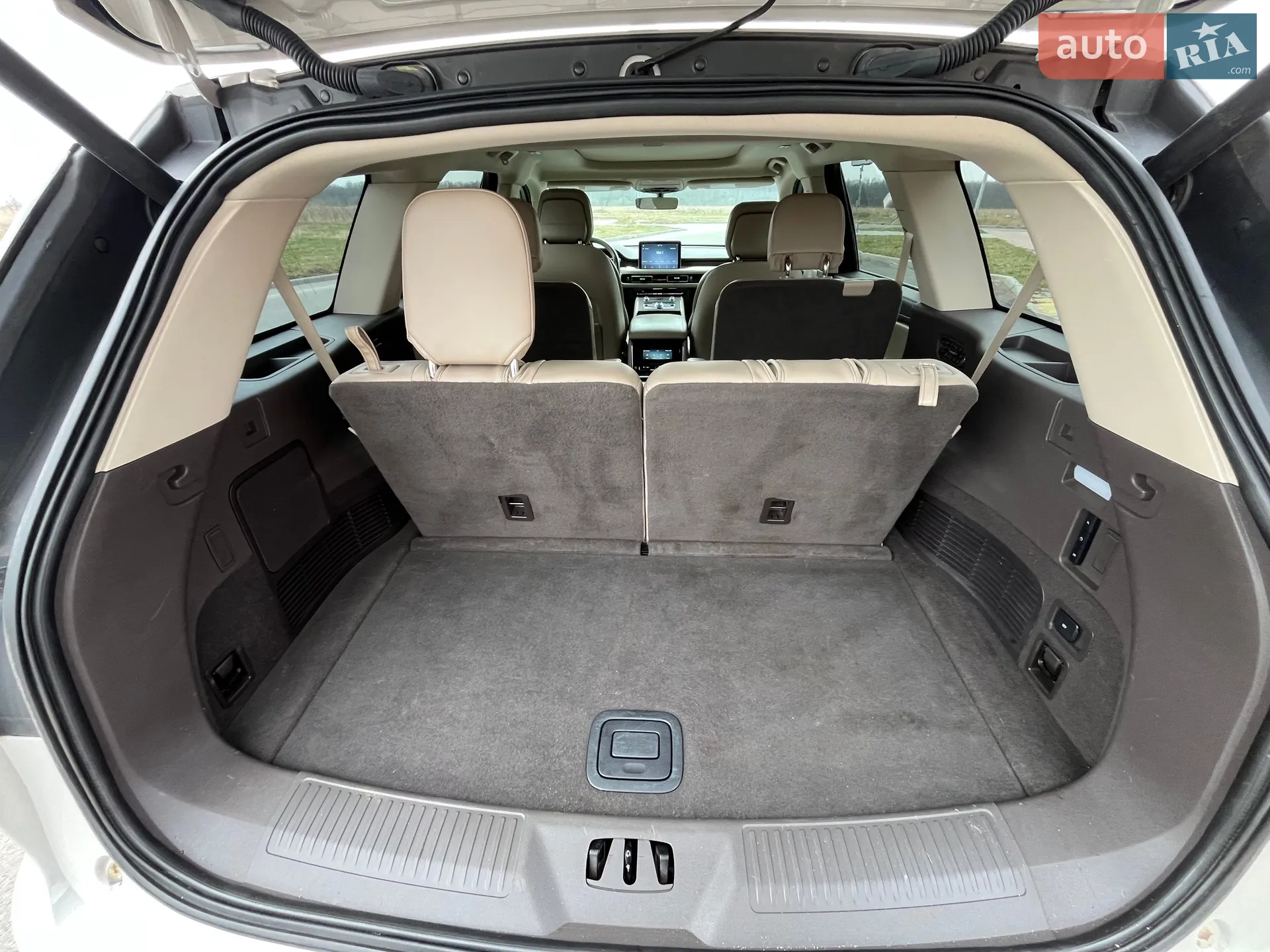 2020 Lincoln Aviator - мініатюра 18