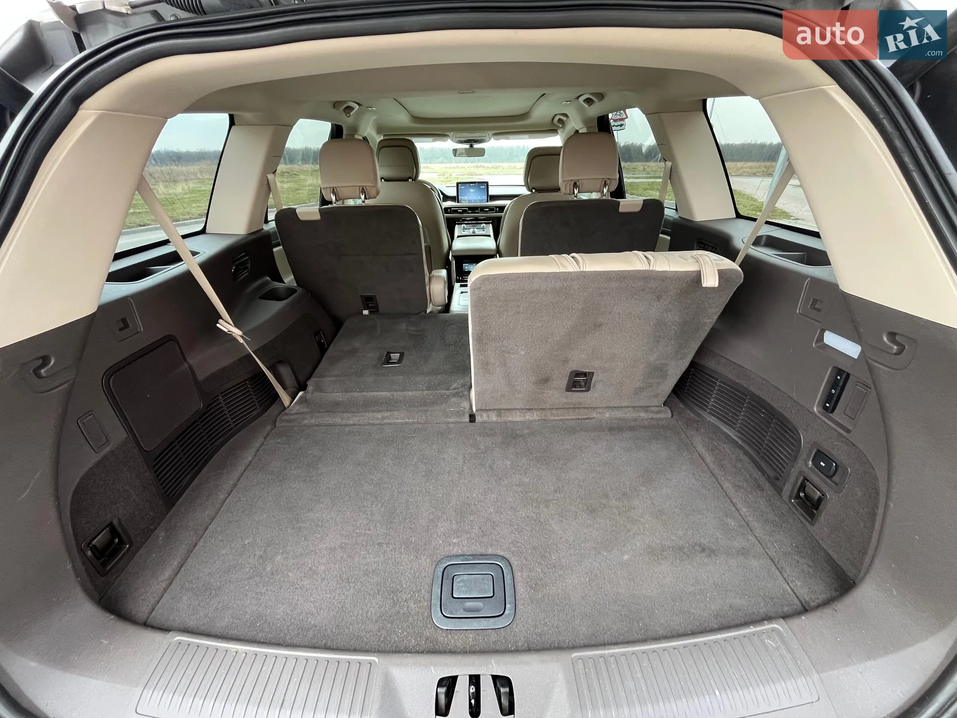 2020 Lincoln Aviator - мініатюра 20