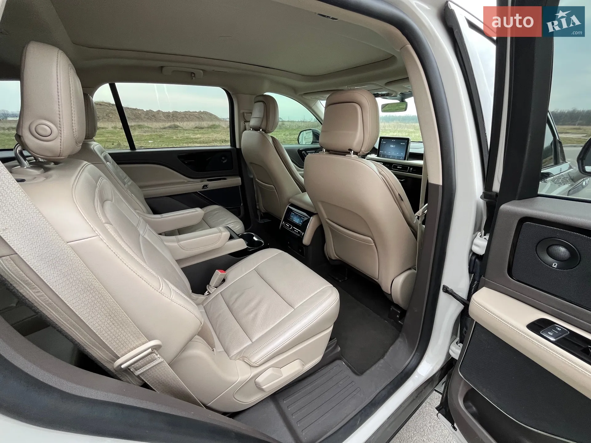 2020 Lincoln Aviator - мініатюра 23