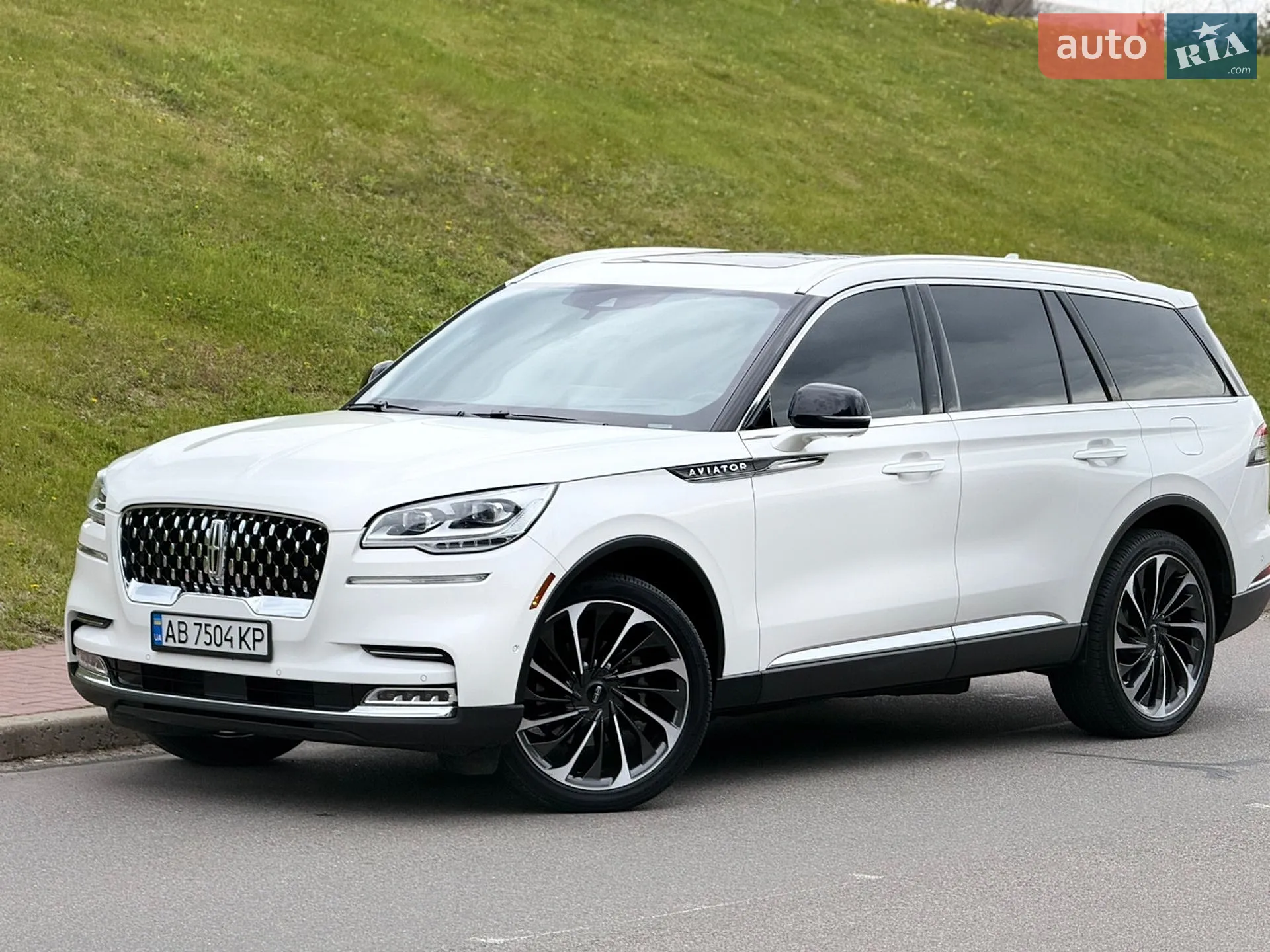 2022 Lincoln Aviator - мініатюра 3