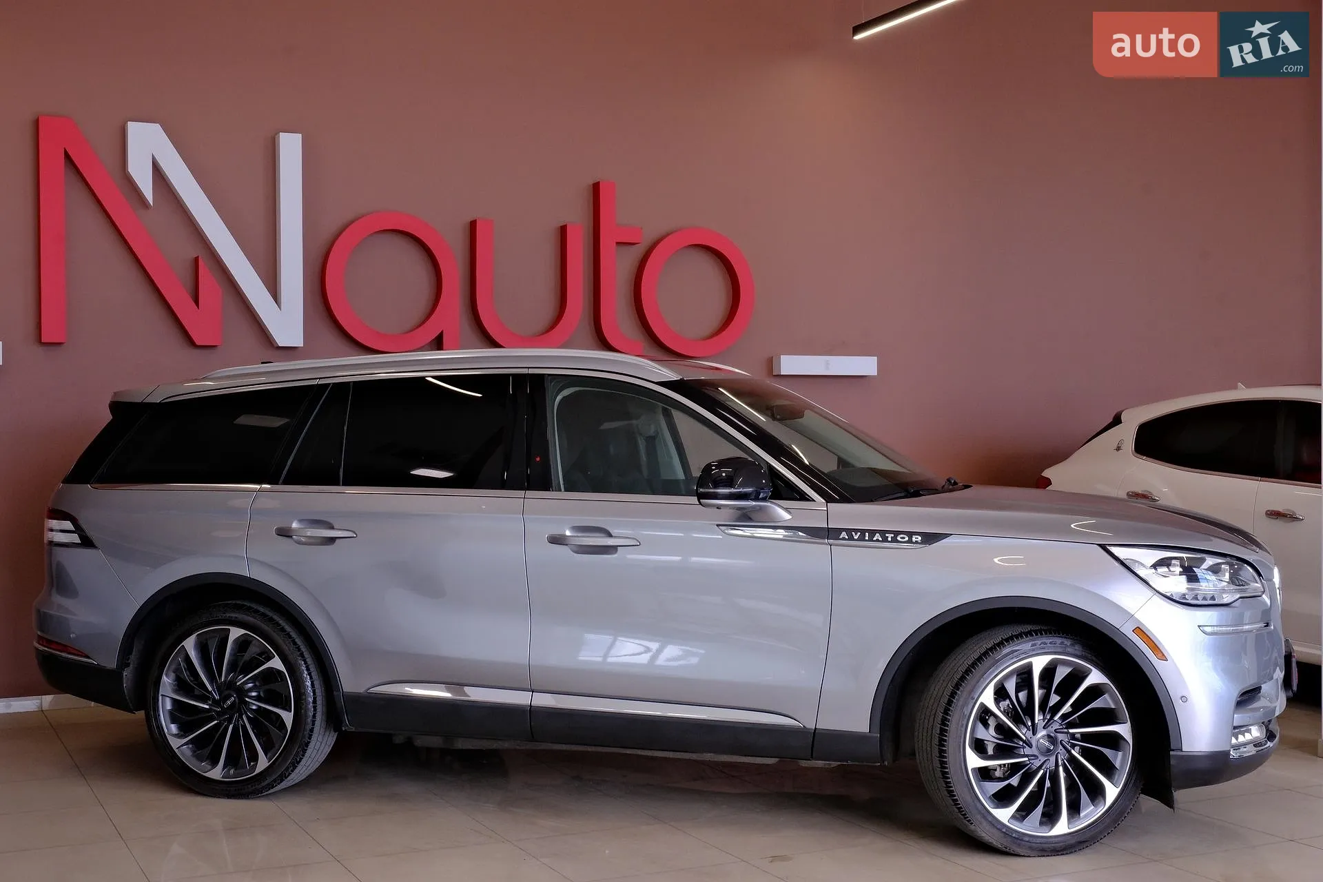 2021 Lincoln Aviator - мініатюра 8