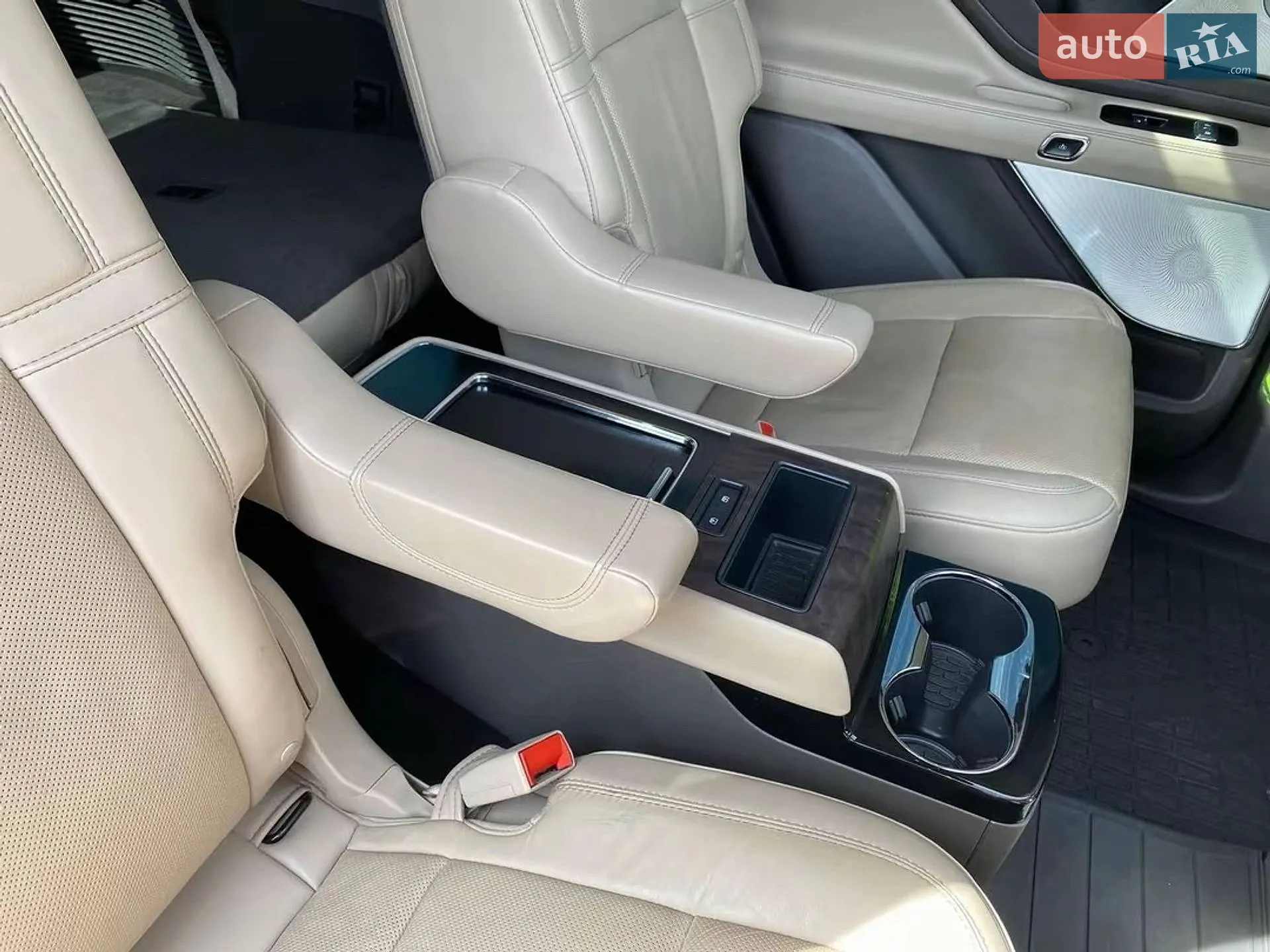 2019 Lincoln Aviator - мініатюра 24
