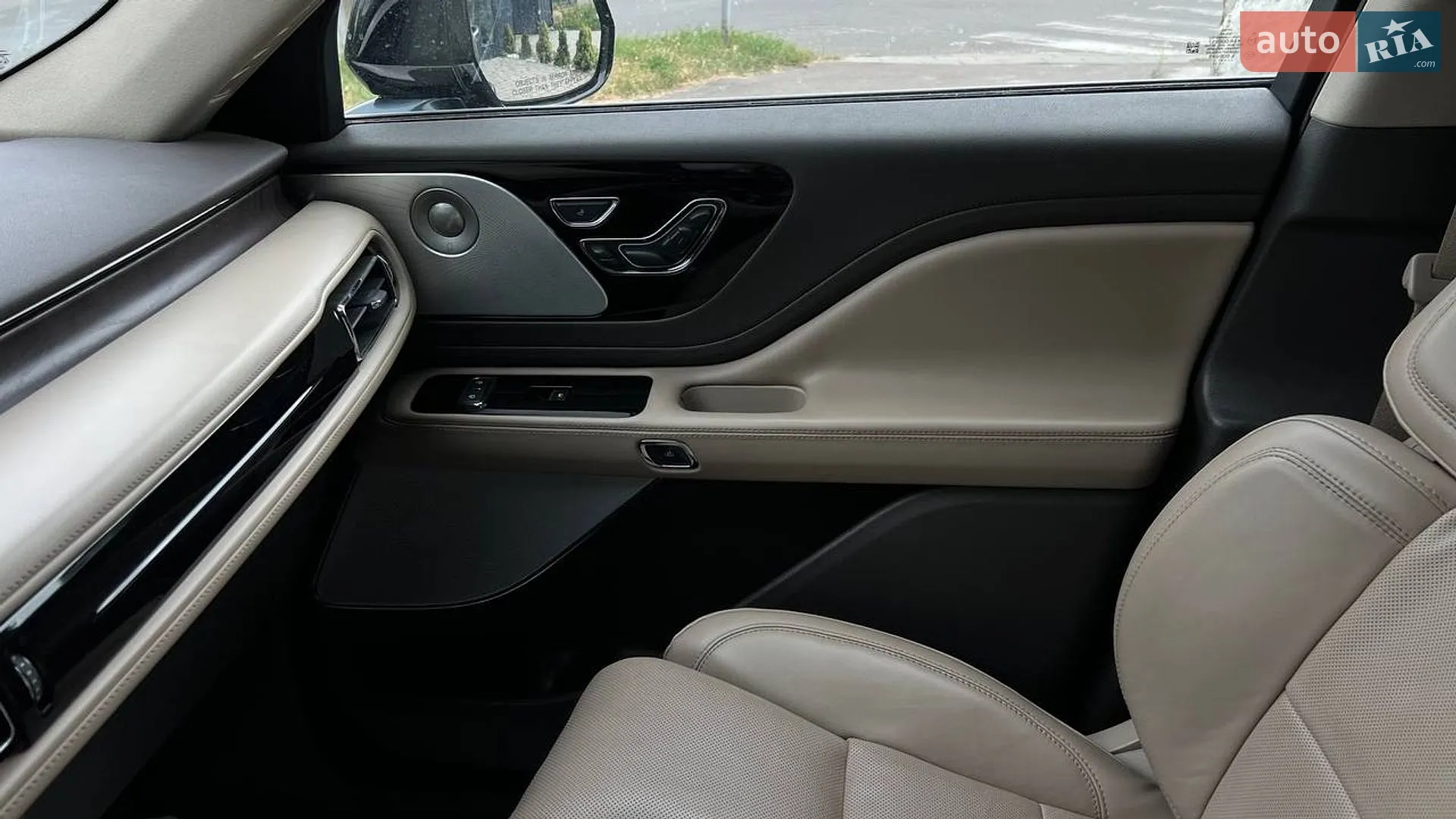 2021 Lincoln Aviator - мініатюра 21