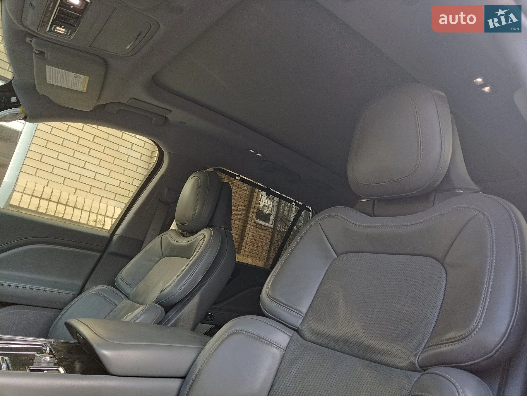 2019 Lincoln Aviator - мініатюра 9