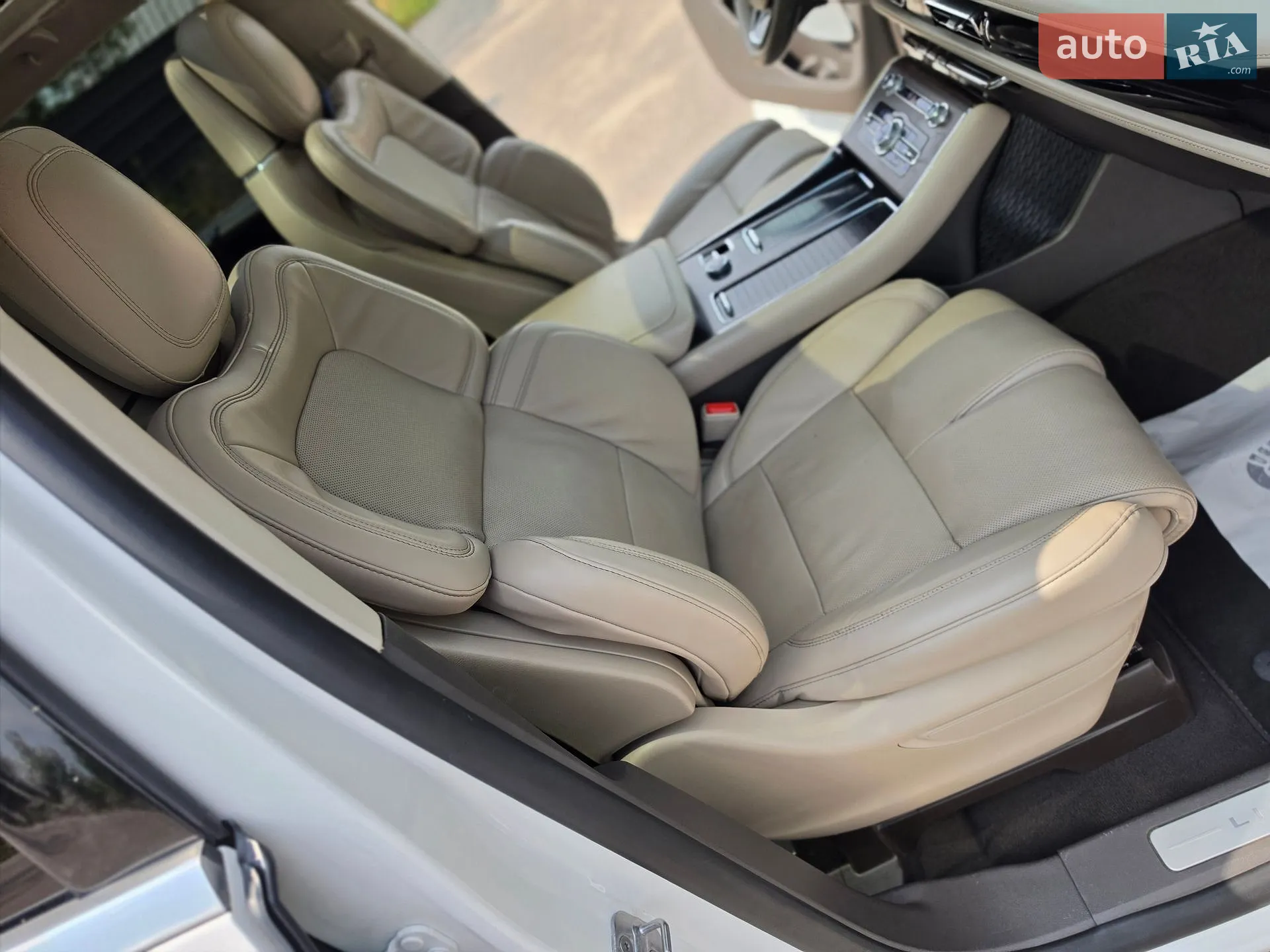 2021 Lincoln Aviator - мініатюра 13