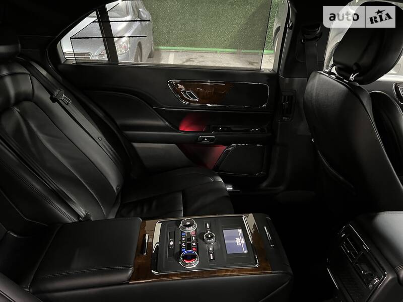 Седан Lincoln Continental 2018 в Києві