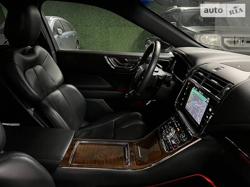 Седан Lincoln Continental 2018 в Києві