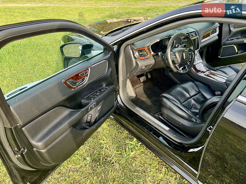 Седан Lincoln Continental 2017 в Макарове