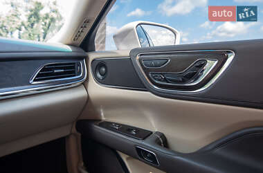 Седан Lincoln Continental 2019 в 