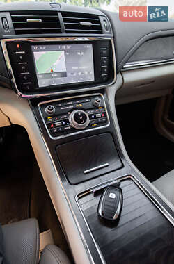 Седан Lincoln Continental 2019 в 