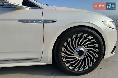 Седан Lincoln Continental 2019 в 