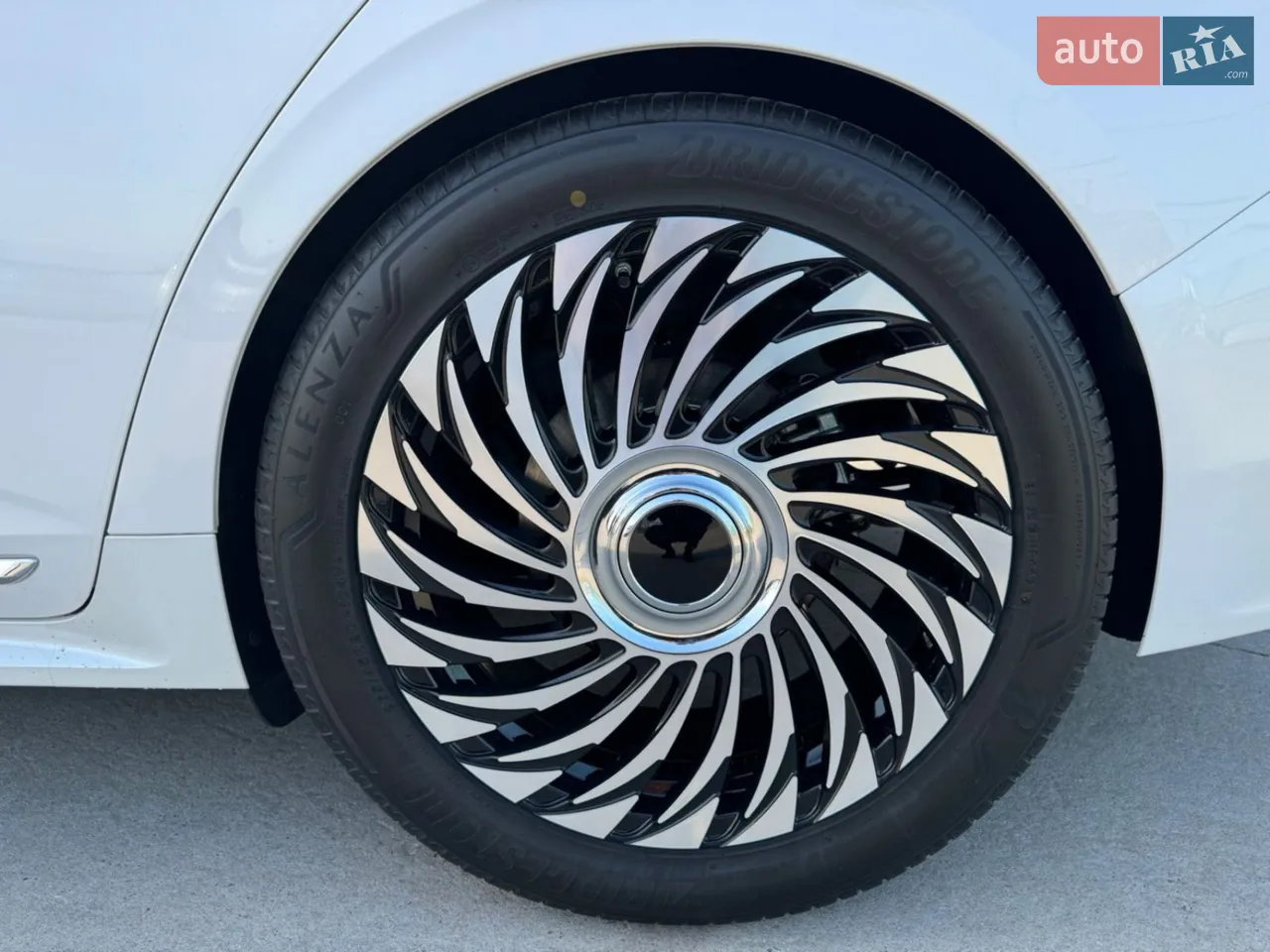 2019 Lincoln Continental - мініатюра 22