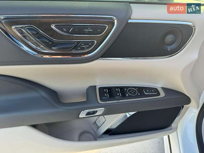 Седан Lincoln Continental 2019 в Одессе