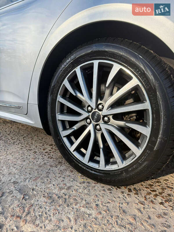 Седан Lincoln Continental 2017 в Киеве