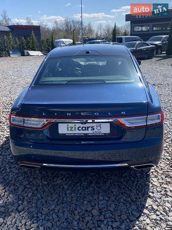 Седан Lincoln Continental 2016 в Львові