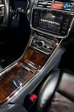 Седан Lincoln Continental 2017 в 