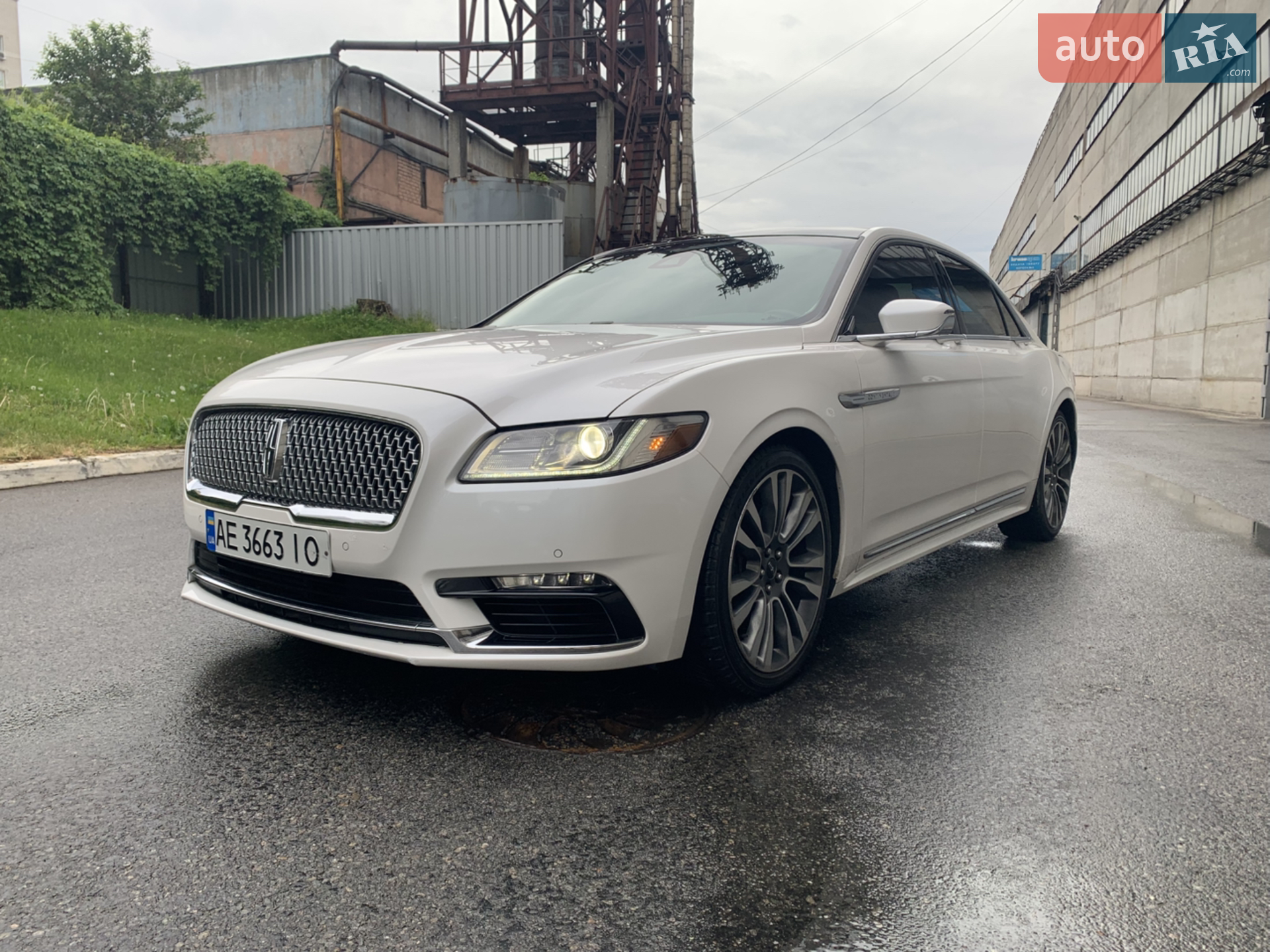 2017 Lincoln Continental - мініатюра 3