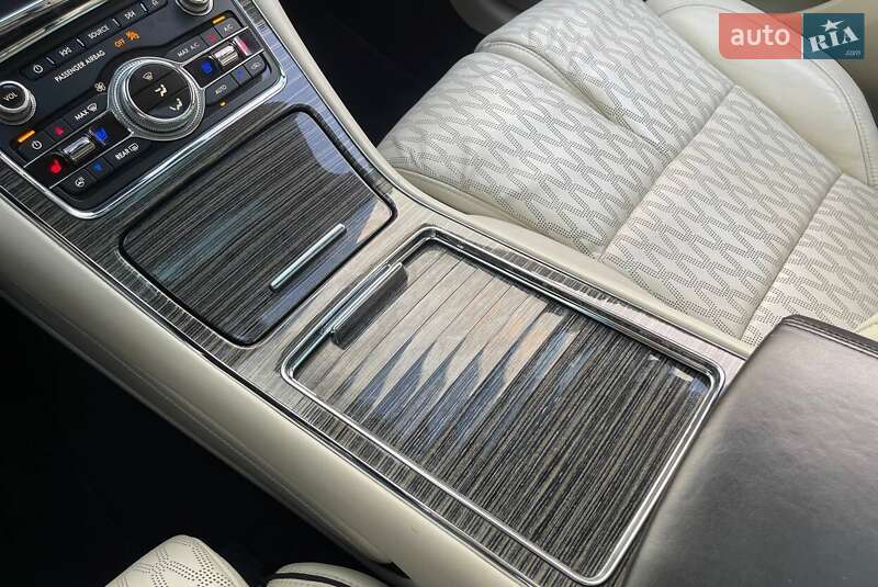 Седан Lincoln Continental 2018 в Києві