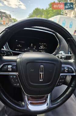 Седан Lincoln Continental 2017 в 