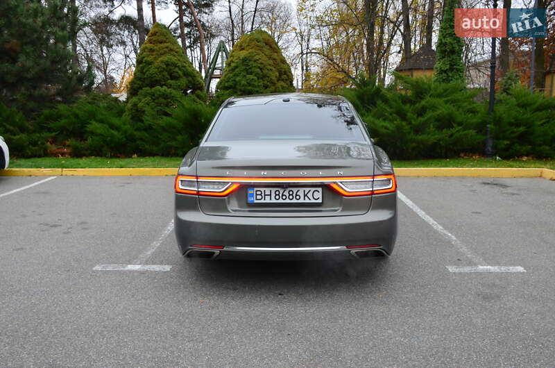 Седан Lincoln Continental 2016 в Киеве