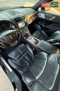 Седан Lincoln Continental 2017 в 