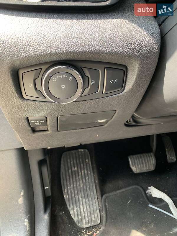 Седан Lincoln Continental 2018 в Львові