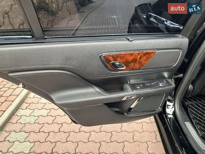 Седан Lincoln Continental 2016 в Чернівцях