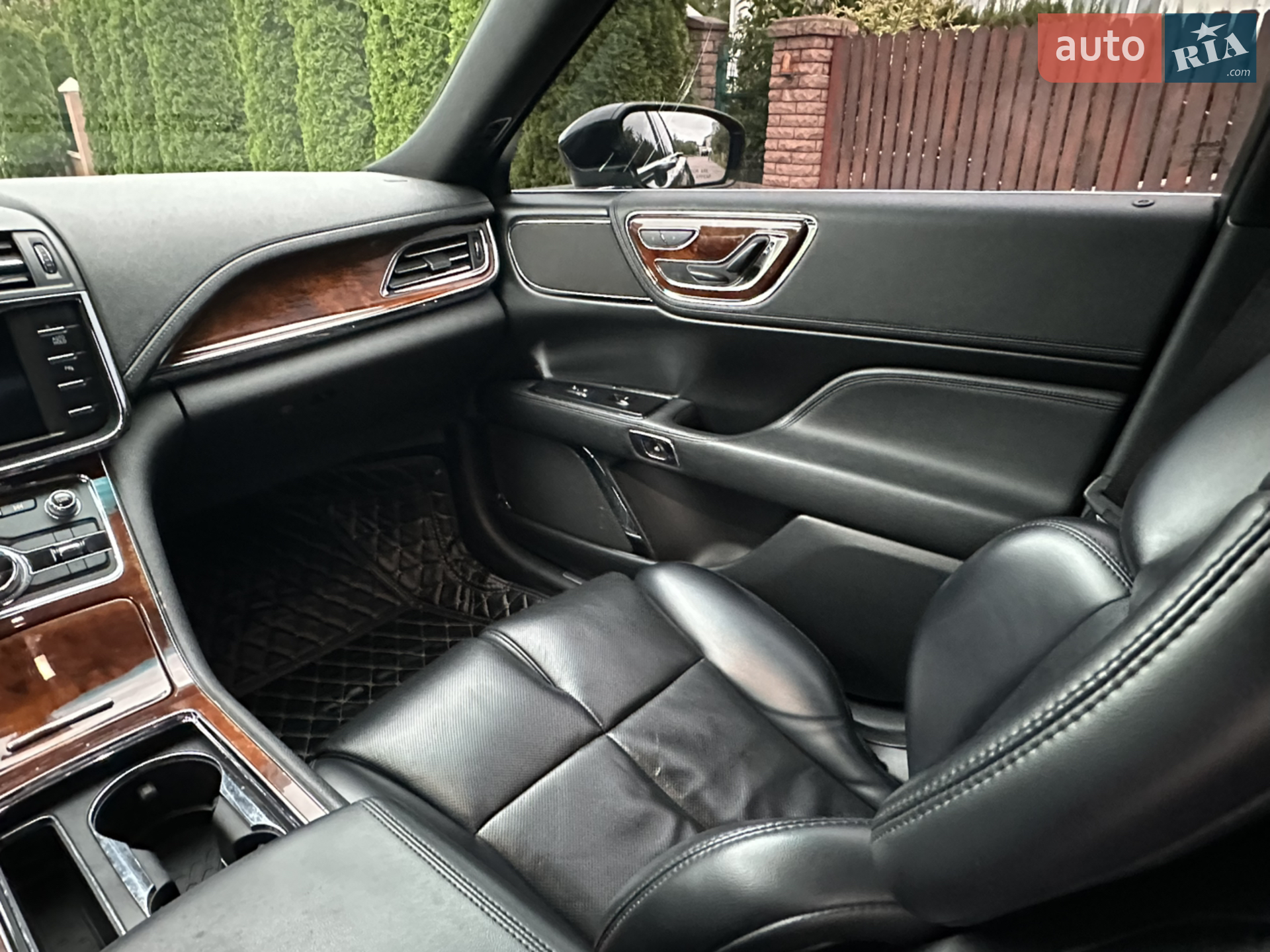 2016 Lincoln Continental - мініатюра 26
