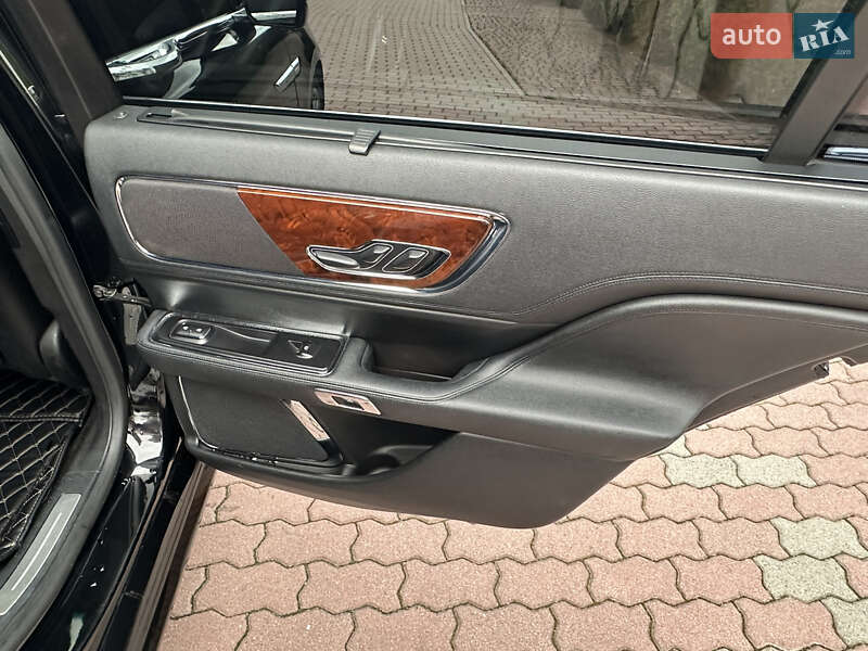 Седан Lincoln Continental 2016 в Чернівцях