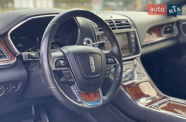 Седан Lincoln Continental 2016 в 