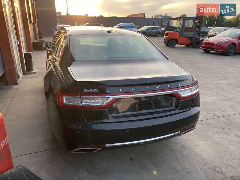 Седан Lincoln Continental 2017 в Львове