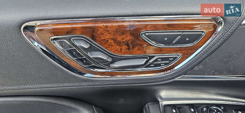 Седан Lincoln Continental 2017 в Луцке фото 14 Седан Lincoln Continental 2017 в Луцке