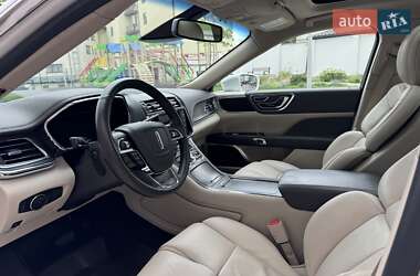 Седан Lincoln Continental 2017 в 