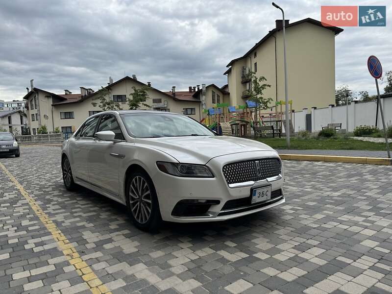 Седан Lincoln Continental 2017 в 