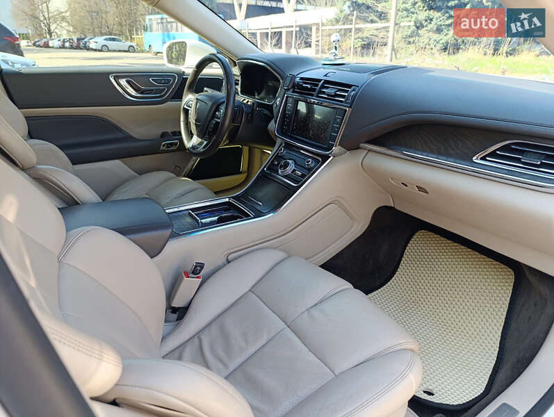 Седан Lincoln Continental 2016 в Днепре