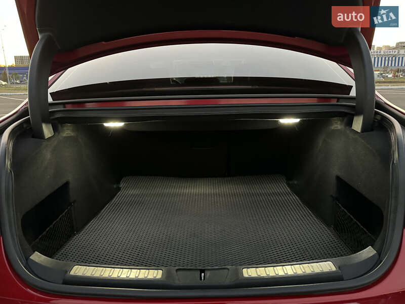 Седан Lincoln Continental 2020 в Києві