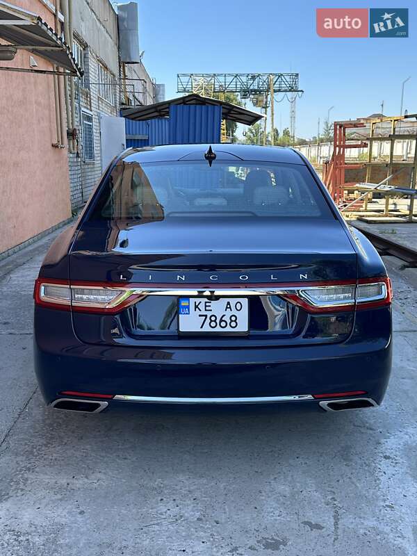 Седан Lincoln Continental 2018 в Дніпрі