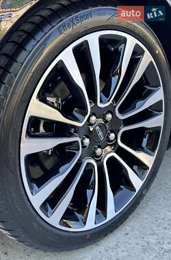 Седан Lincoln Continental 2018 в Дніпрі