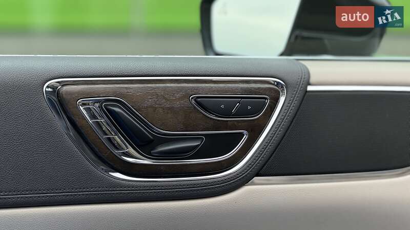 Седан Lincoln Continental 2016 в Киеве