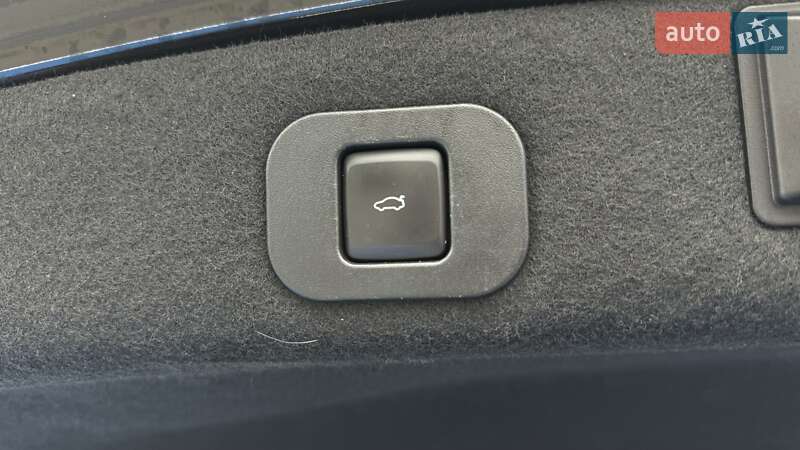 Седан Lincoln Continental 2016 в Киеве