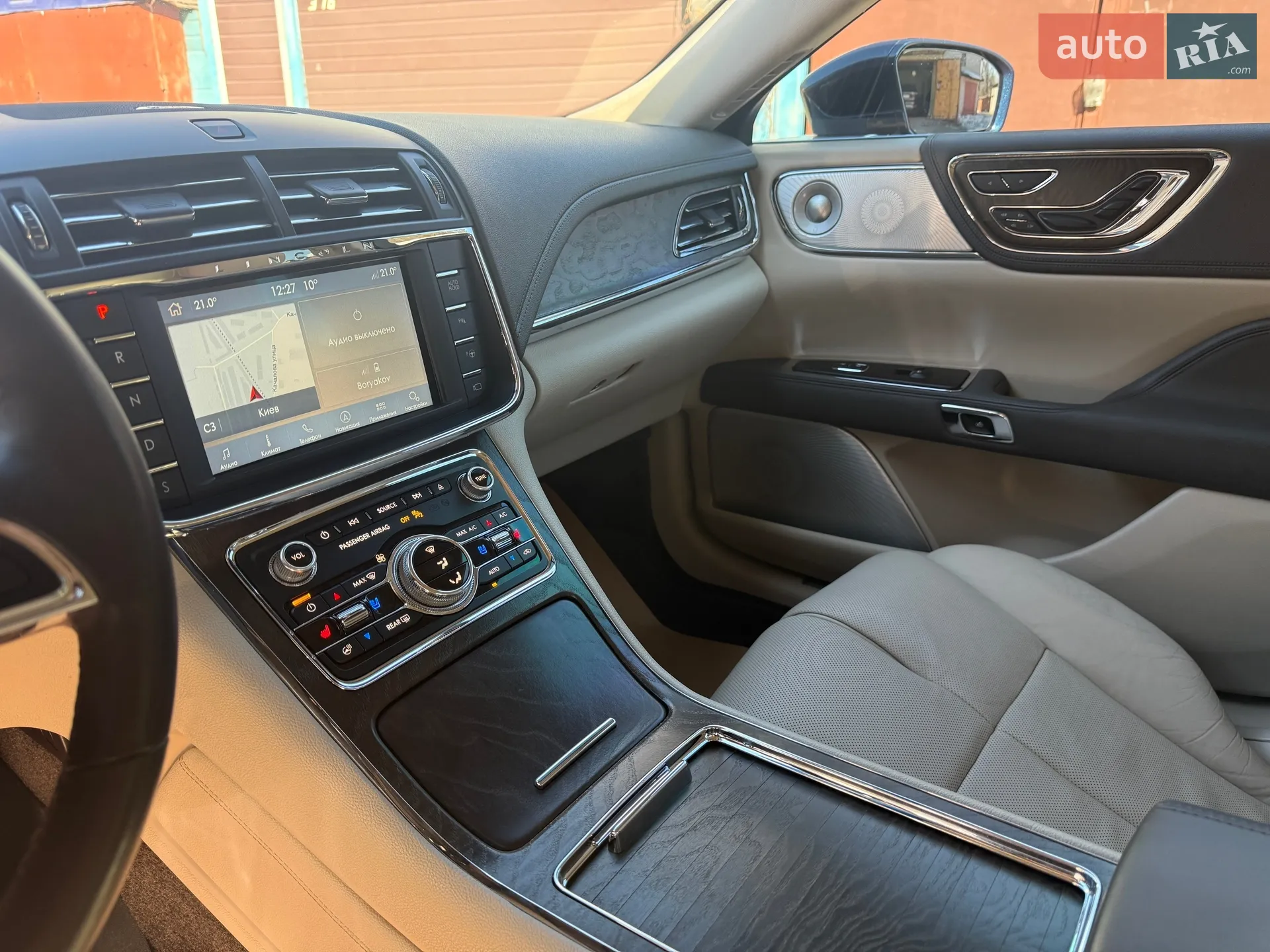 2016 Lincoln Continental - мініатюра 15