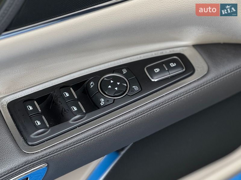 Седан Lincoln Continental 2016 в Києві